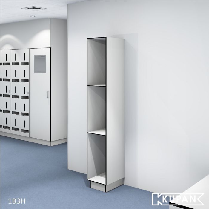 Perspectief aanzicht van de Kupan 1-koloms 3-vakken open vakkenkast, ontworpen voor gebruik in hygiënesluizen die toegang geven tot pharma, GMP, en ISO 14644 cleanrooms. Ideaal voor het opbergen en snel pakken van benodigde kleding en accessoires.
