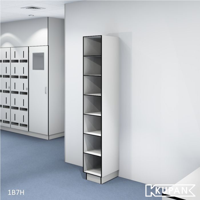 Perspectief aanzicht van de Kupan 1-koloms HPL locker met 7 open vakken, perfect voor het opbergen van schoenen in omgevingen zoals ziekenhuizen, laboratoria en cleanrooms waar hoge hygiënenormen gelden. Biedt een georganiseerde en toegankelijke opslagopl
