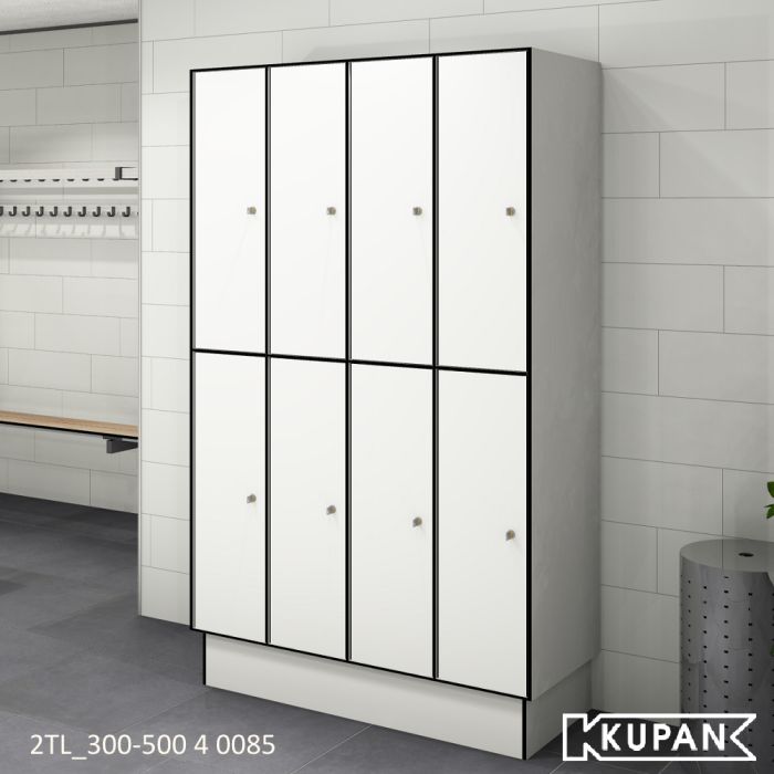 Perspectief aanzicht van de Kupan 4-koloms 2TL-300-500 locker in Wit (kleur 0085), uitgerust met een schuine kap voor optimale hygiëne, ideaal voor gebruik in cleanrooms van ISO 14644-1 klasse 3 tot 9 en GMP klasse A tot D, voorzien van zachte dempers voo