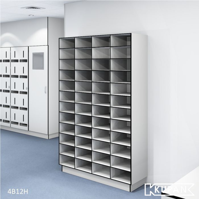 48 vakken, Airlock Personalschleusen Schuh schrank im GMP-Bereich der Reinraumklasse E bis B nach ISO 14644-1 von der Klasse 9 bis 4. Ausführungen: Umkleideschränke, Sitover, Abwurfschränke