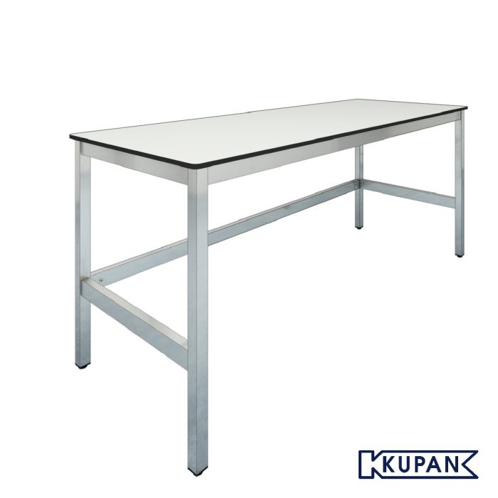 Cleanroom, high care, lab tafels met rvs frame en Trespa Toplab en Fundermax resistance2 werkblad