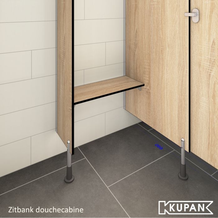 Zitbank met spatwand in een douche