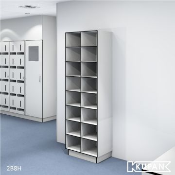 Perspectief aanzicht van de Kupan 2-koloms HPL locker met 16 open vakken, ideaal voor het georganiseerd opbergen van een breed scala aan items zoals persoonlijke beschermingsmiddelen, schoenen, en kleding in ziekenhuizen, laboratoria en cleanrooms waar ho