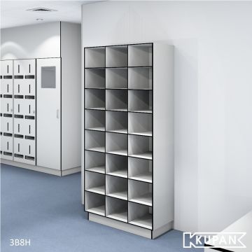 Perspectief aanzicht van de Kupan 3-koloms HPL locker met 24 open vakken, ideaal voor het georganiseerd opbergen van een breed scala aan items zoals persoonlijke beschermingsmiddelen, schoenen, en kleding in ziekenhuizen, laboratoria en cleanrooms waar ho