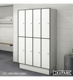 Perspectief aanzicht van de Kupan 4-koloms 2TL-300-500 locker in Wit (kleur 0085), uitgerust met een schuine kap voor optimale hygiëne, ideaal voor gebruik in cleanrooms van ISO 14644-1 klasse 3 tot 9 en GMP klasse A tot D, voorzien van zachte dempers voo